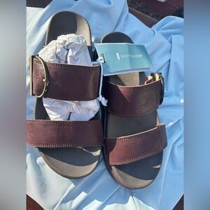 REVITALIGN Women’s Dark Brown Sandals